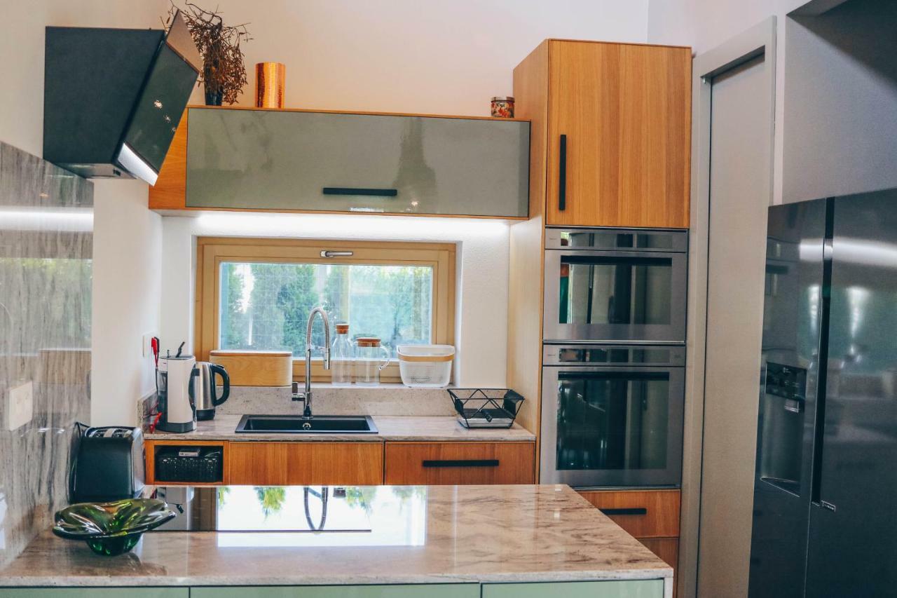 Stylish Apartments At Penati Golf Resort Sajdikove Humence Eksteriør billede