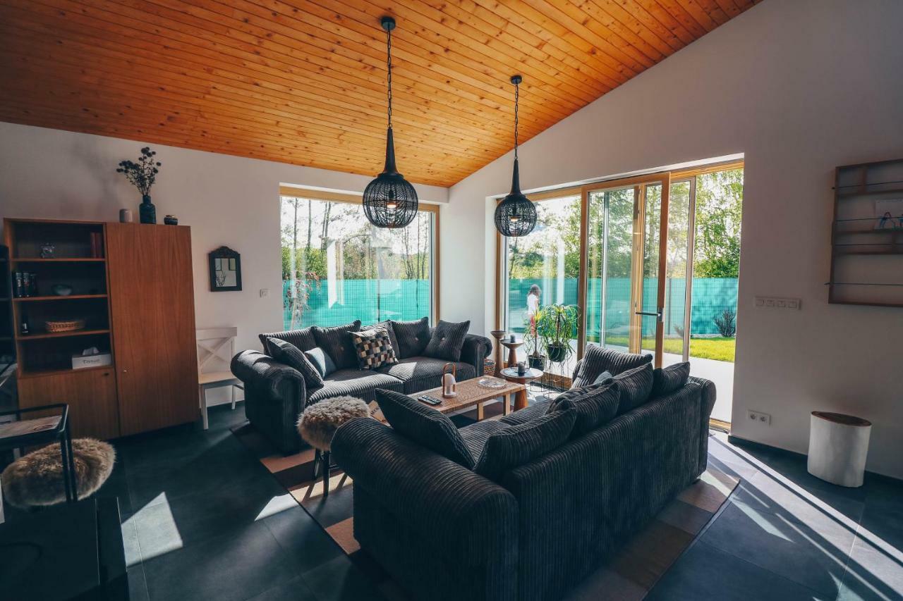 Stylish Apartments At Penati Golf Resort Sajdikove Humence Eksteriør billede