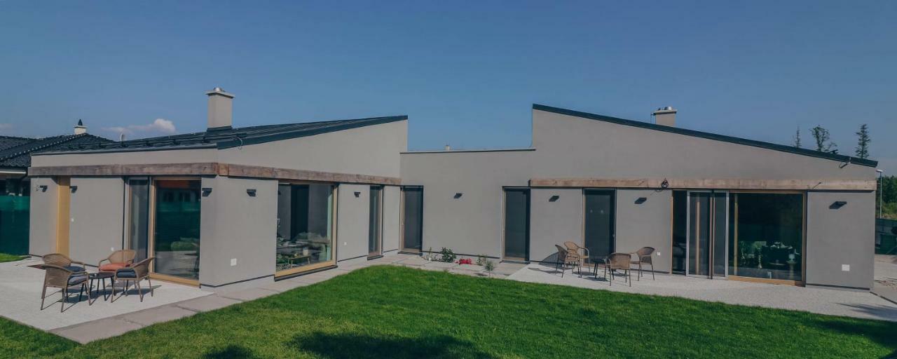 Stylish Apartments At Penati Golf Resort Sajdikove Humence Eksteriør billede